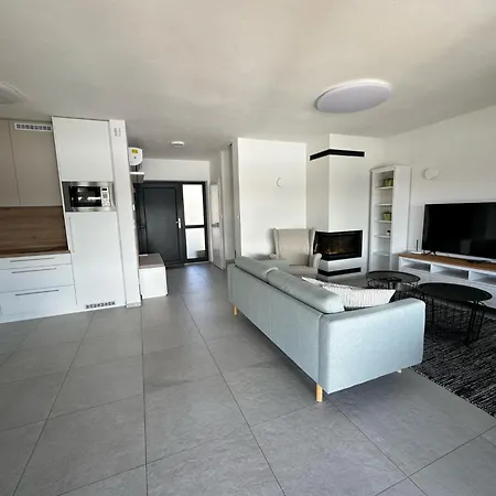 House 513 Sajdikove Humence